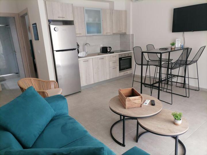 Petrani Suite 1 Néa Péramos Εξωτερικό φωτογραφία