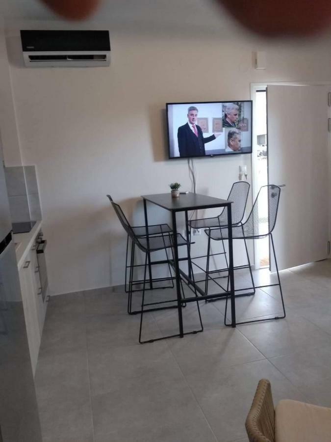 Petrani Suite 1 Néa Péramos Εξωτερικό φωτογραφία